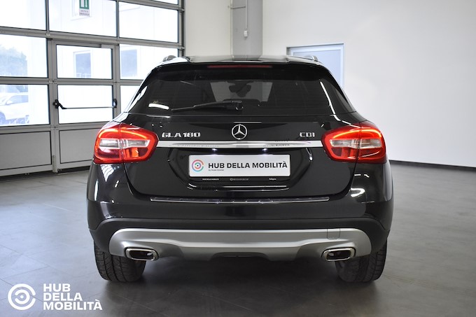 MERCEDES-BENZ GLA 180 CDI Sport